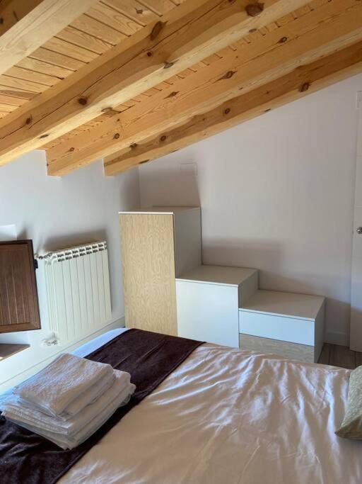 Apartamentos Rurales La Plaza 2 Duruelo de la Sierra Eksteriør billede