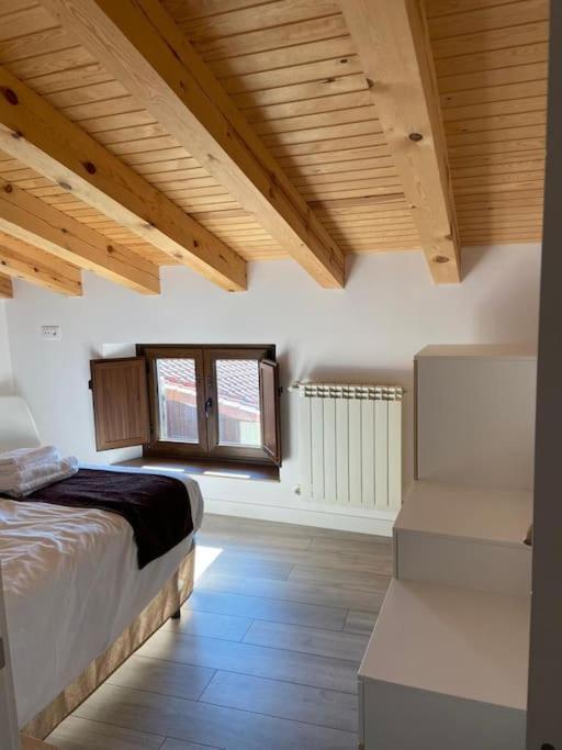Apartamentos Rurales La Plaza 2 Duruelo de la Sierra Eksteriør billede