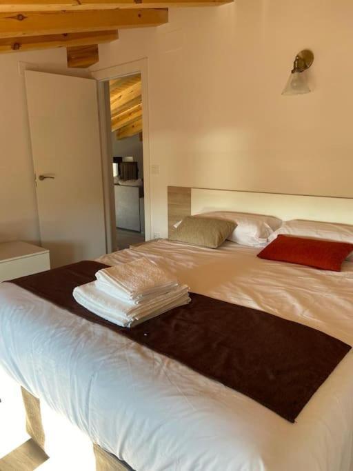 Apartamentos Rurales La Plaza 2 Duruelo de la Sierra Eksteriør billede