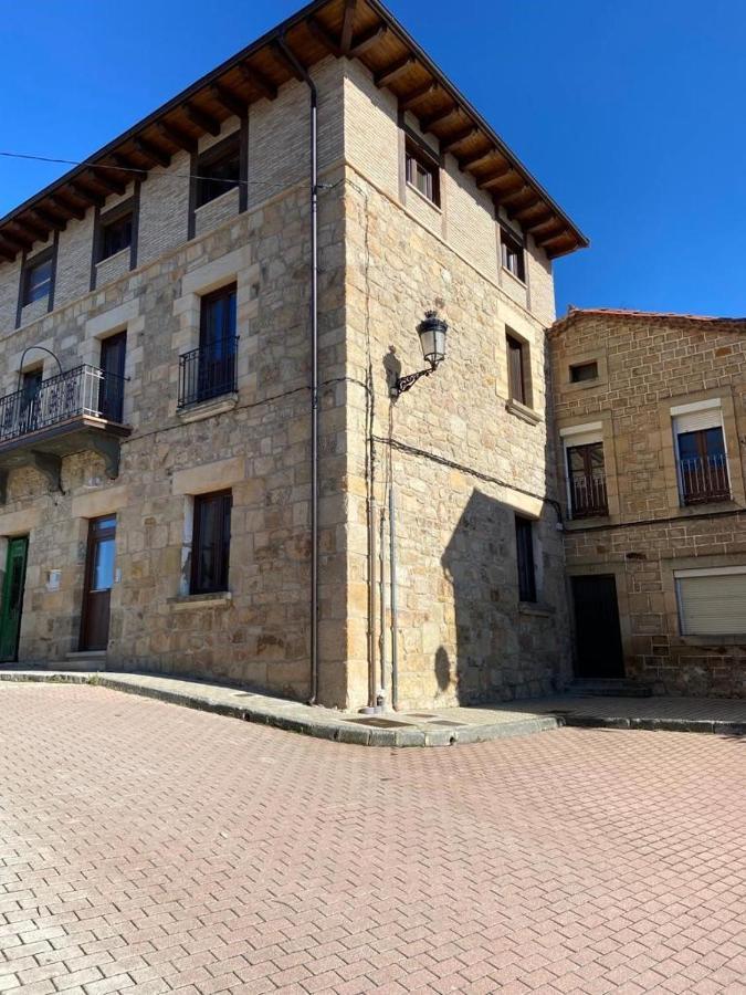 Apartamentos Rurales La Plaza 2 Duruelo de la Sierra Eksteriør billede