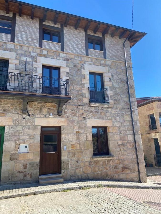 Apartamentos Rurales La Plaza 2 Duruelo de la Sierra Eksteriør billede