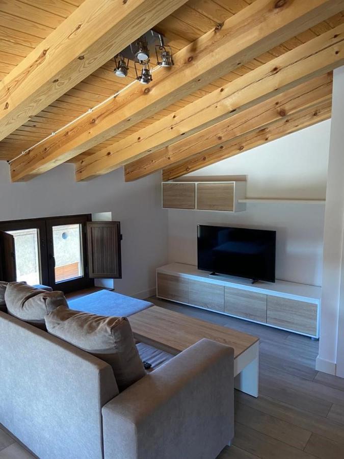 Apartamentos Rurales La Plaza 2 Duruelo de la Sierra Eksteriør billede