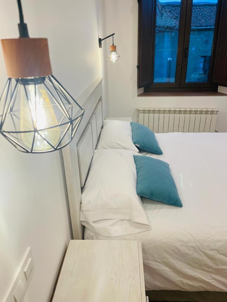Apartamentos Rurales La Plaza 2 Duruelo de la Sierra Eksteriør billede