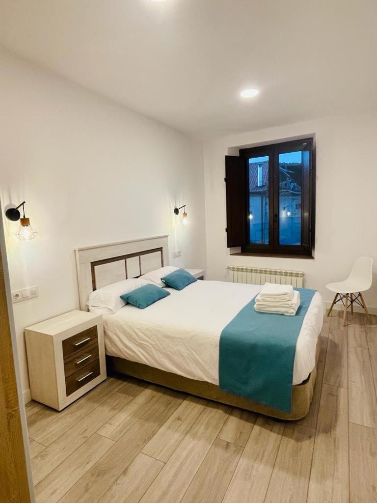 Apartamentos Rurales La Plaza 2 Duruelo de la Sierra Eksteriør billede